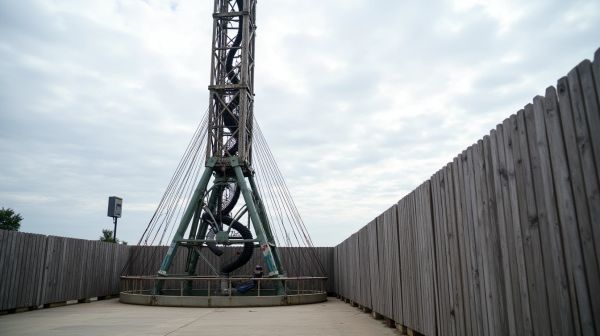 Monter une attraction en extérieur : sol, alimentation électrique et météo belge